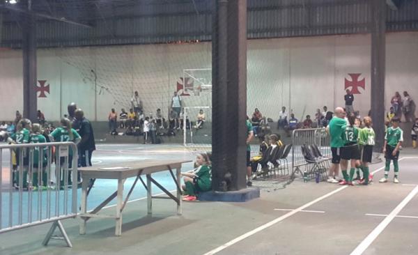 Alm de conhecer a estrutura, canadenses jogaram contra o Vasco uma partida de futsal