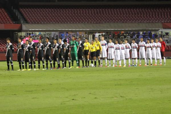 Sub-17 foi superado pelo So Paulo no Estdio Morumbi