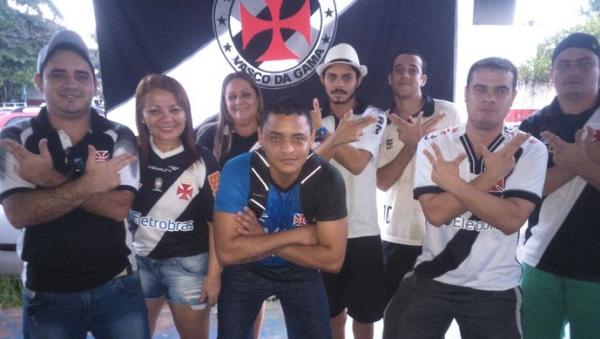 Organizadas do Vasco se unem em ao social no AP