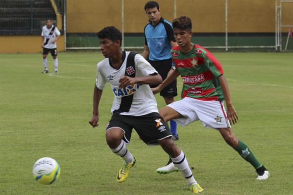 Joo Laranjeira recebeu elogios do treinador Mrio Jorge