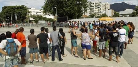 No Maracan, as filas chegaram a dar voltas