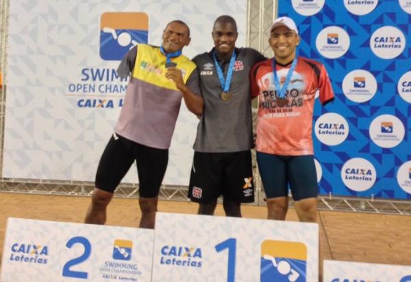 Luan Carlos foi ouro nos 50 metros borboleta