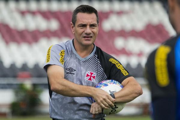 Doriva pode ser o primeiro a ganhar os estaduais de Rio e So Paulo em sequncia