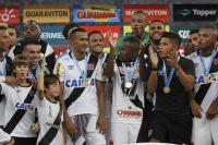 Jogadores comemoram o titulo