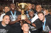 Jogadores comemoram o titulo