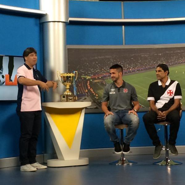 Juntamente com a taa, Luan participou do programa Donos da Bola, da TV Bandeirantes