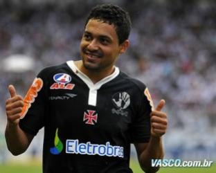 Eder Luis j treina em So Janurio