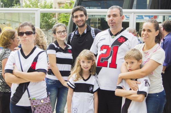 Torcedores prestigiaram a cerimnia na sede da Federao