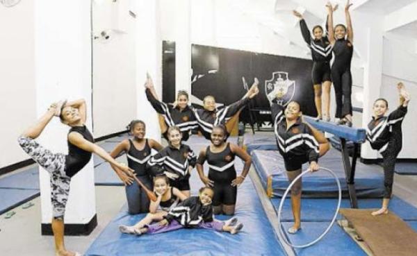 Aulas de ginstica artstica e jazz so ministradas em So Janurio