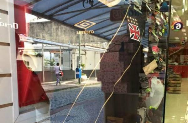 A nova camisa 3 do Vasco 