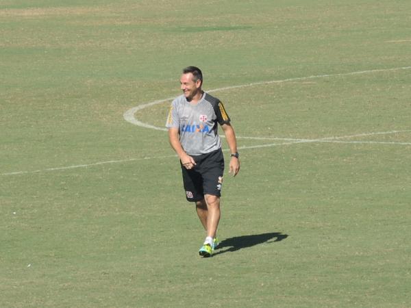 Doriva comanda treino do Vasco