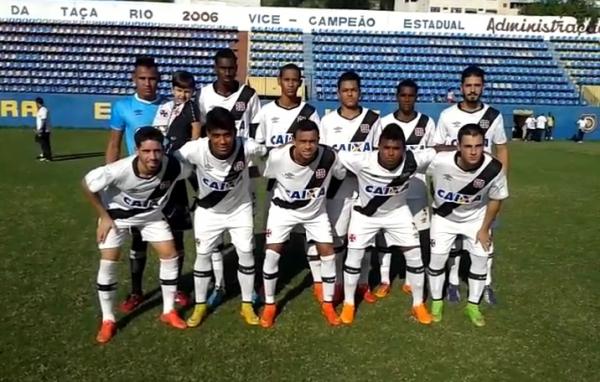 Jogadores do sub-20 posaram para foto antes da partida