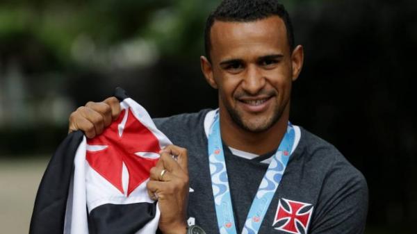 Serginho se surpreendeu com repercusso em torno do pnalti sofrido por ele no jogo contra o Flamengo