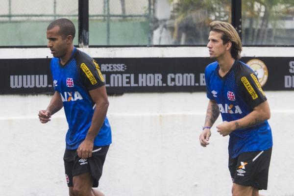 Julio Cesar e Diguinho treinam em So Janurio e se preparam para estrear