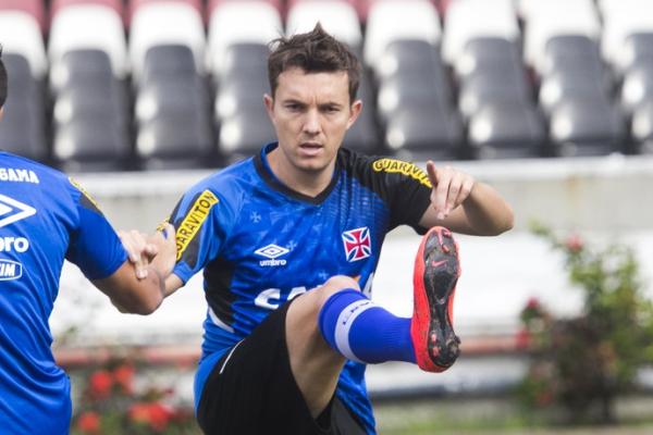 Dagoberto treina na manh desta quinta-feira e volta ao time no domingo