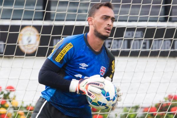 Charles aprimorou fundamentos na Colina