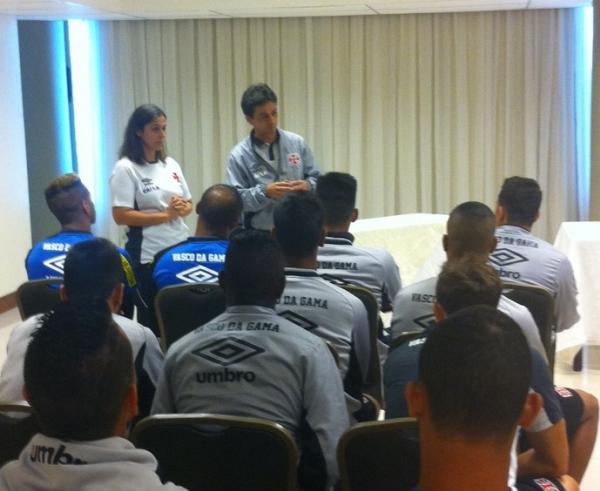 Coordenador cientfico Alex Evangelista e nutricionista Mildre Souza com o grupo