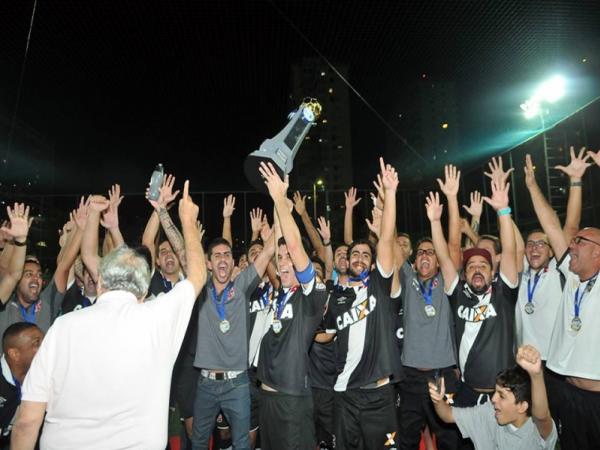 Presidente do Vasco, Eurico Miranda comandou a festa cruzmaltina