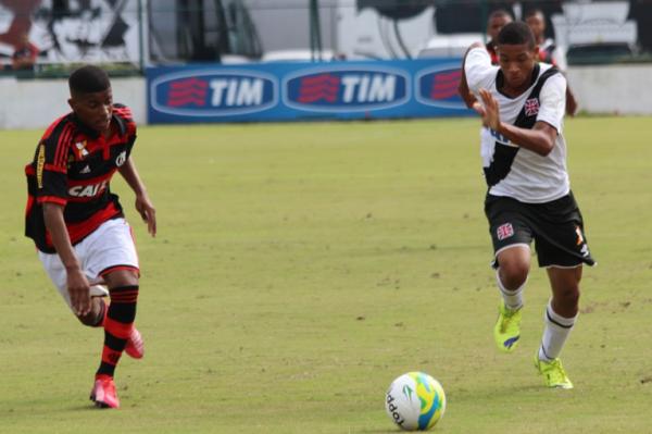 Matheus Saturnino entrou no segundo tempo e colocou fogo no jogo