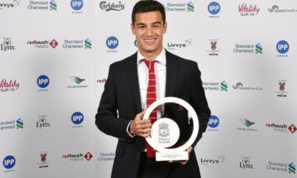 Coutinho levou quatro prmios na festa do Liverpool