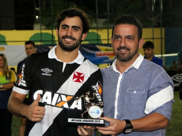 Lo Gama conquistou o trofu de Melhor Jogador da Copa Rio