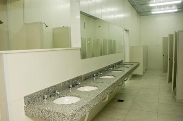 Situao atual dos banheiros da Pousada do Almirante