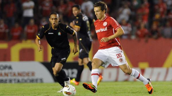 Dagoberto atuou pelo Inter ao lado de Leandro Damio, na temporada de 2012.