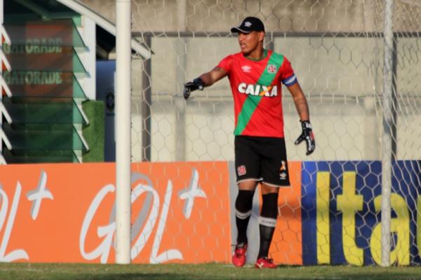 Com trs grandes defesas, Gabriel Flix se destacou no clssico