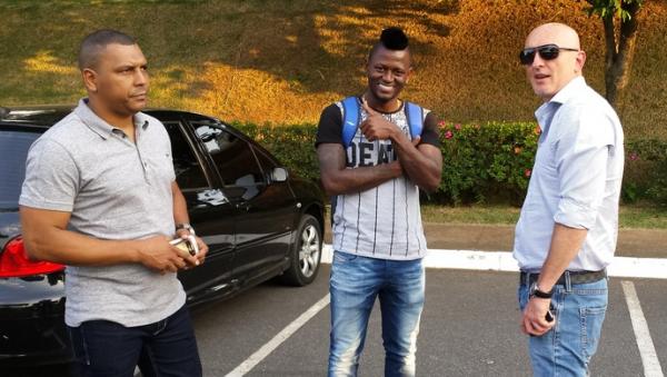 Riascos foi  Toca da Raposa II para se despedir dos companheiros