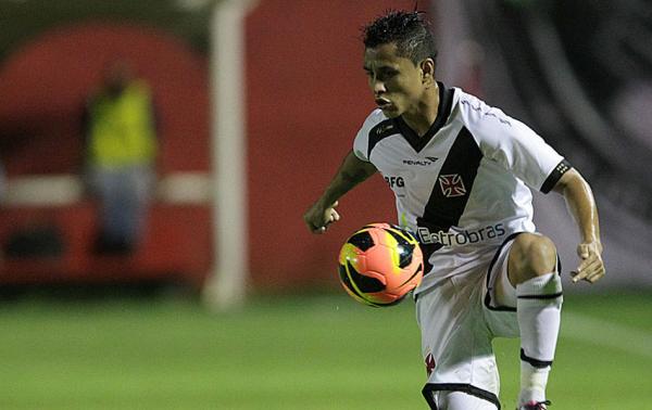 Yotn com a camisa do Vasco