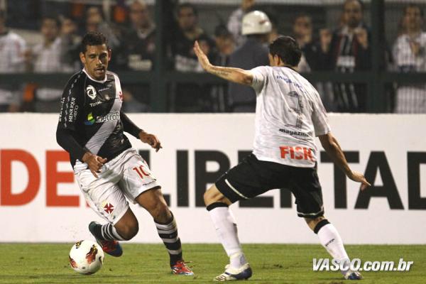 Diego Souza na partida contra o Corinthians em 2012
