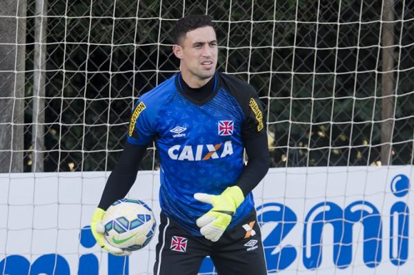 Martn Silva durante treinamento na Toca da Raposa II