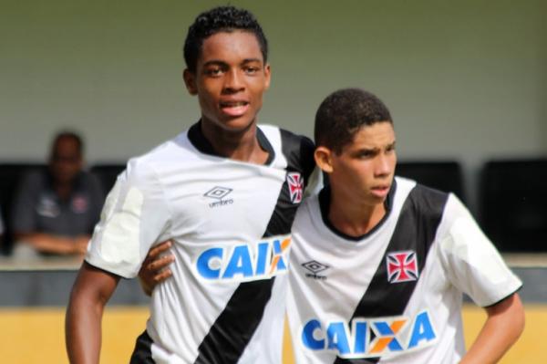 Miguel marcou dois gols contra o Bangu