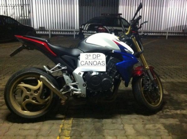 Moto, avaliada em R$ 50 mil, foi encontrada em Canoas