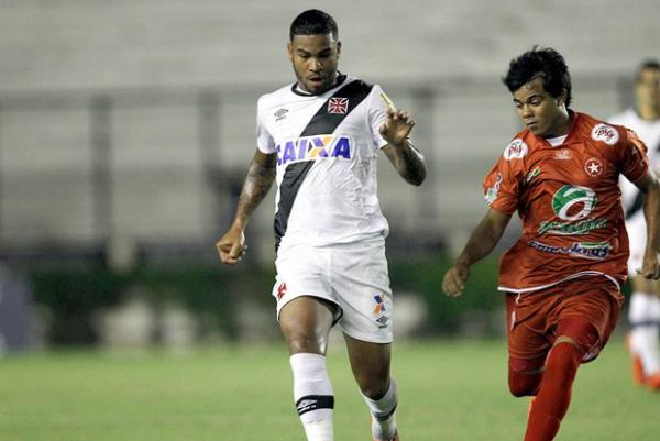 Jhon Cley deve ter chance como titular