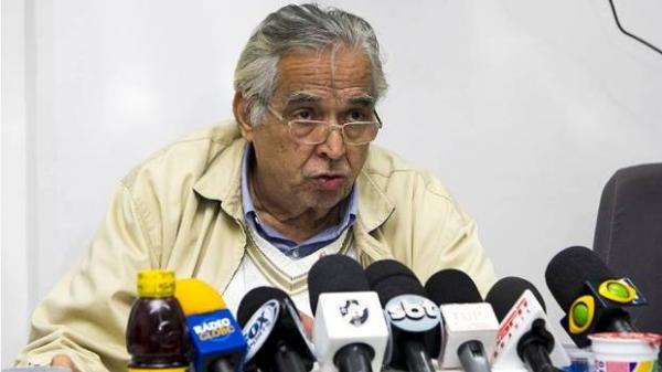 O presidente vascano Eurico Miranda em coletiva de imprensa