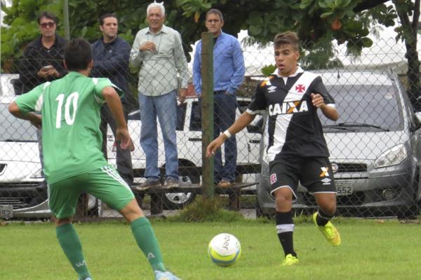 Felipinho marcou o gol da virada cruzmaltina