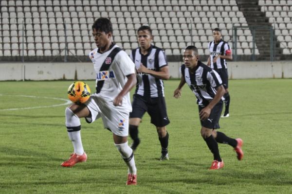 Evander Ferreira marcou o gol da vitria vascana