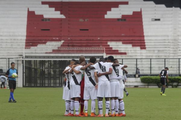 Sub-15 venceu mais uma partida no Estadual