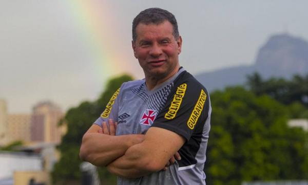 Celso Roth em seu primeiro treino no retorno a So Janurio