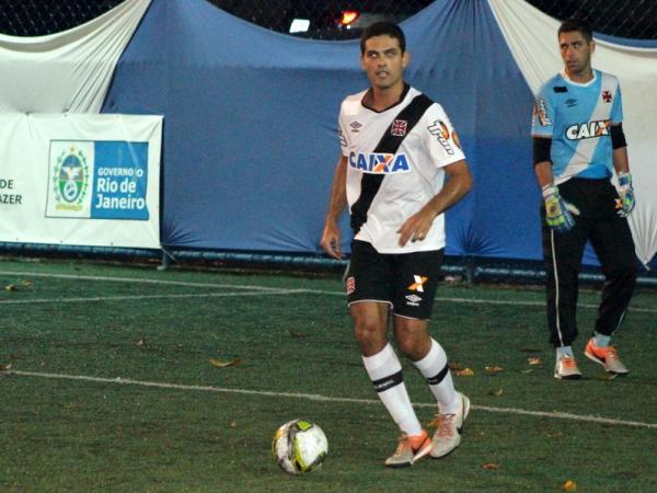 Luizinho marcou o primeiro gol do Vasco no Campeonato Carioca