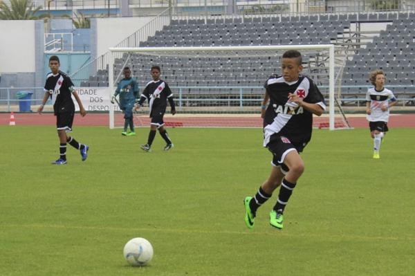 Thiago Vincius em ao no Mundialito de Clubes, em 2014