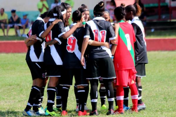 Com a melhor campanha na primeira fase, vascanas buscam vaga na final da Taa Nova Iguau