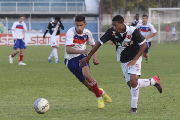 Matheus Saturnino brilhou contra o Friburguense