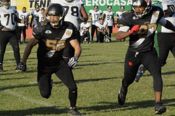 Pablo#52 esteve sempre firme na defesa vascana