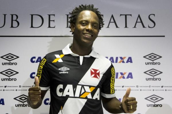 Andrezinho foi apresentado na tarde desta tera-feira em So Janurio