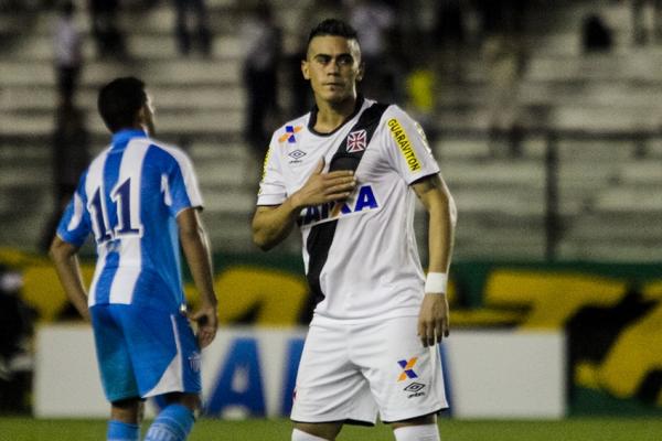 Biancucchi comemora gol contra o Ava