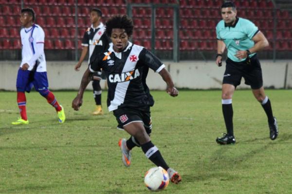 Paulo Vitor criou boas jogadas no primeiro tempo