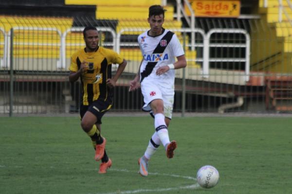 Bruno Cosendey em ao contra o Volta Redonda