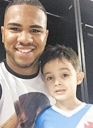 Jhon Cley foi responsvel por alegria de vascano